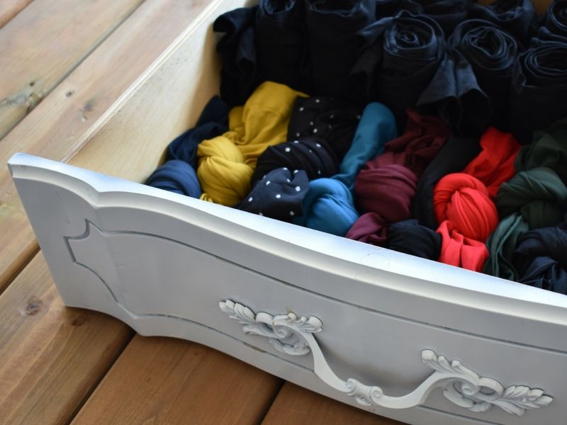 How to store tights properly to avoid runs and keep organized