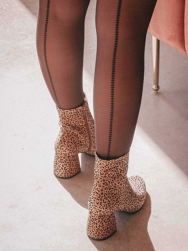 Back seam hosiery