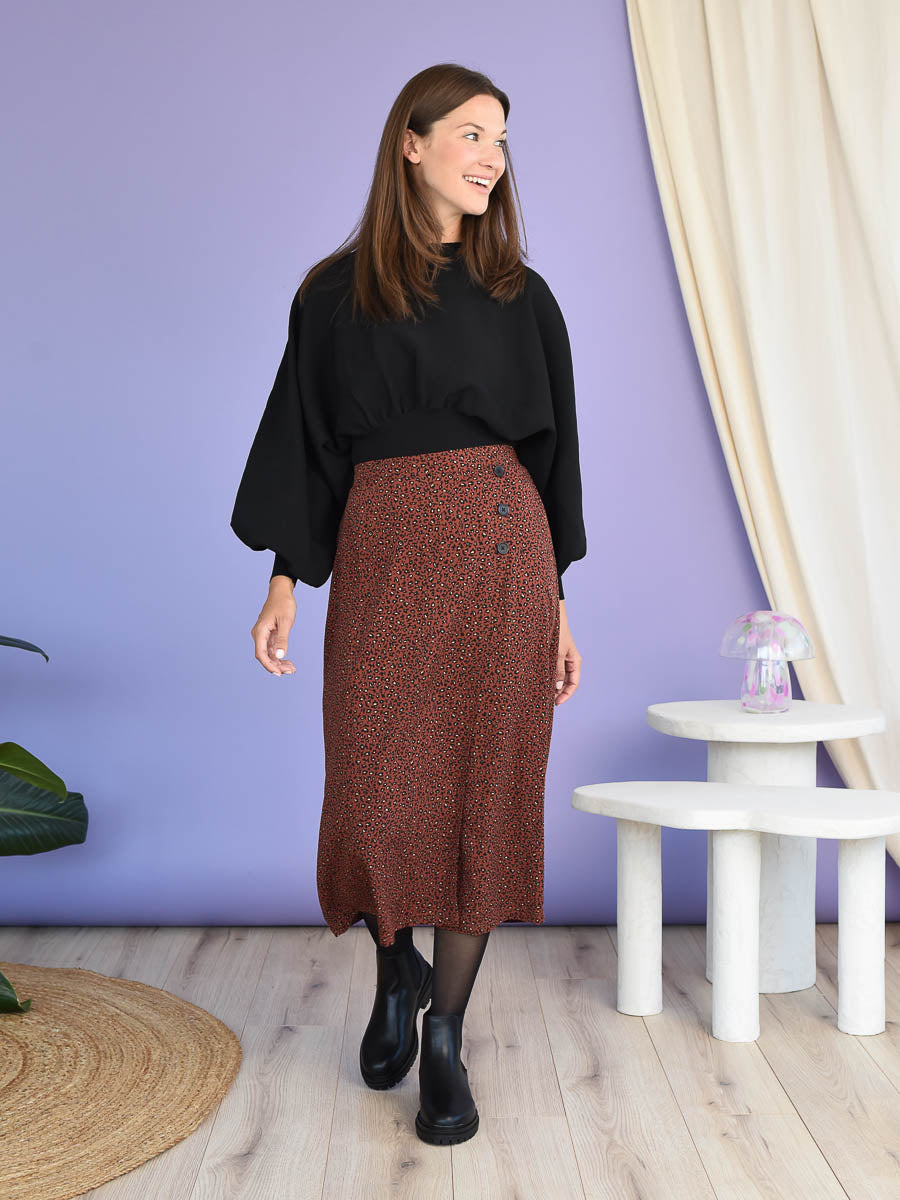 Women's midi skirt with buttons