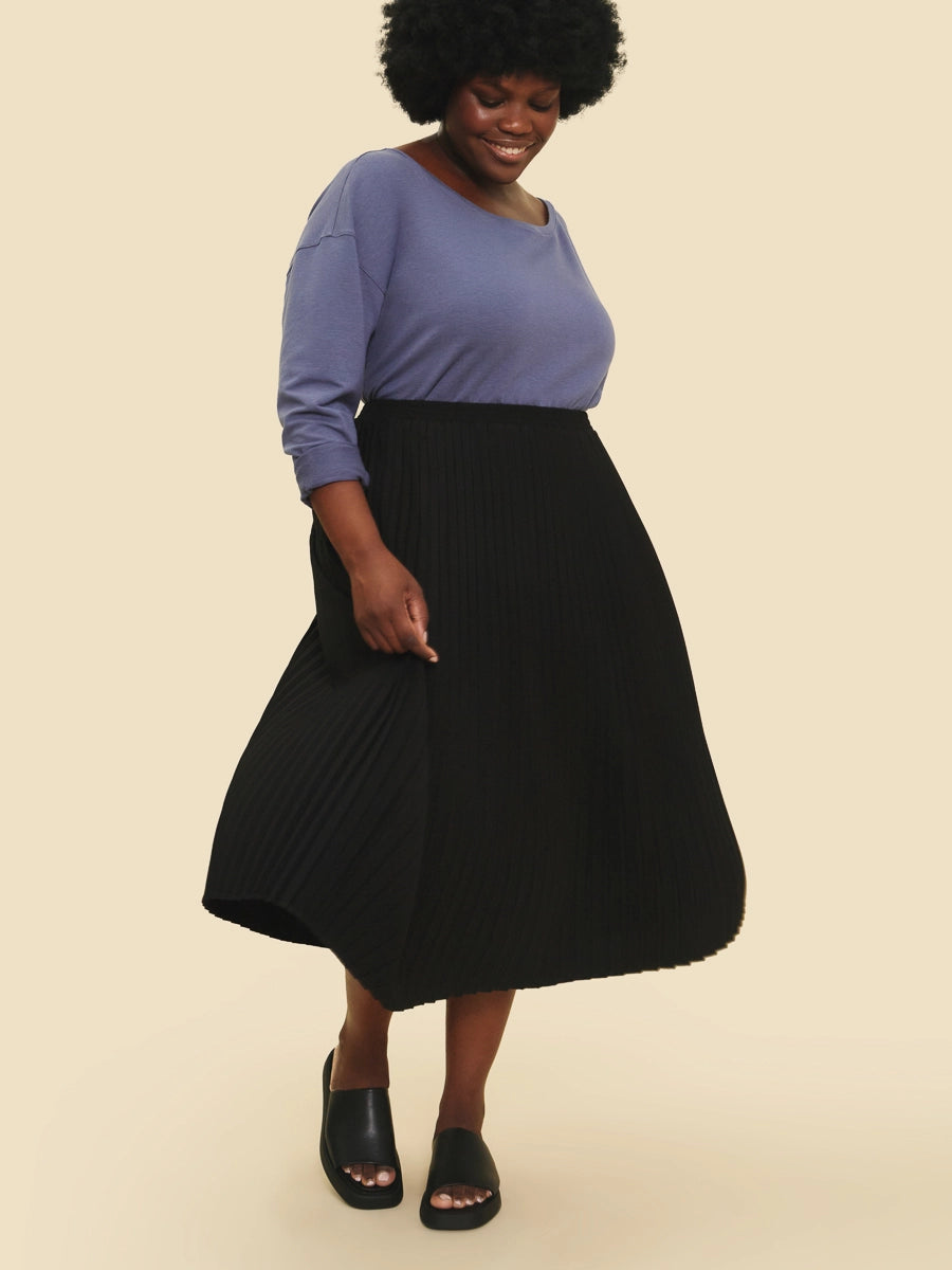 Black pleated skirt size 12 online
