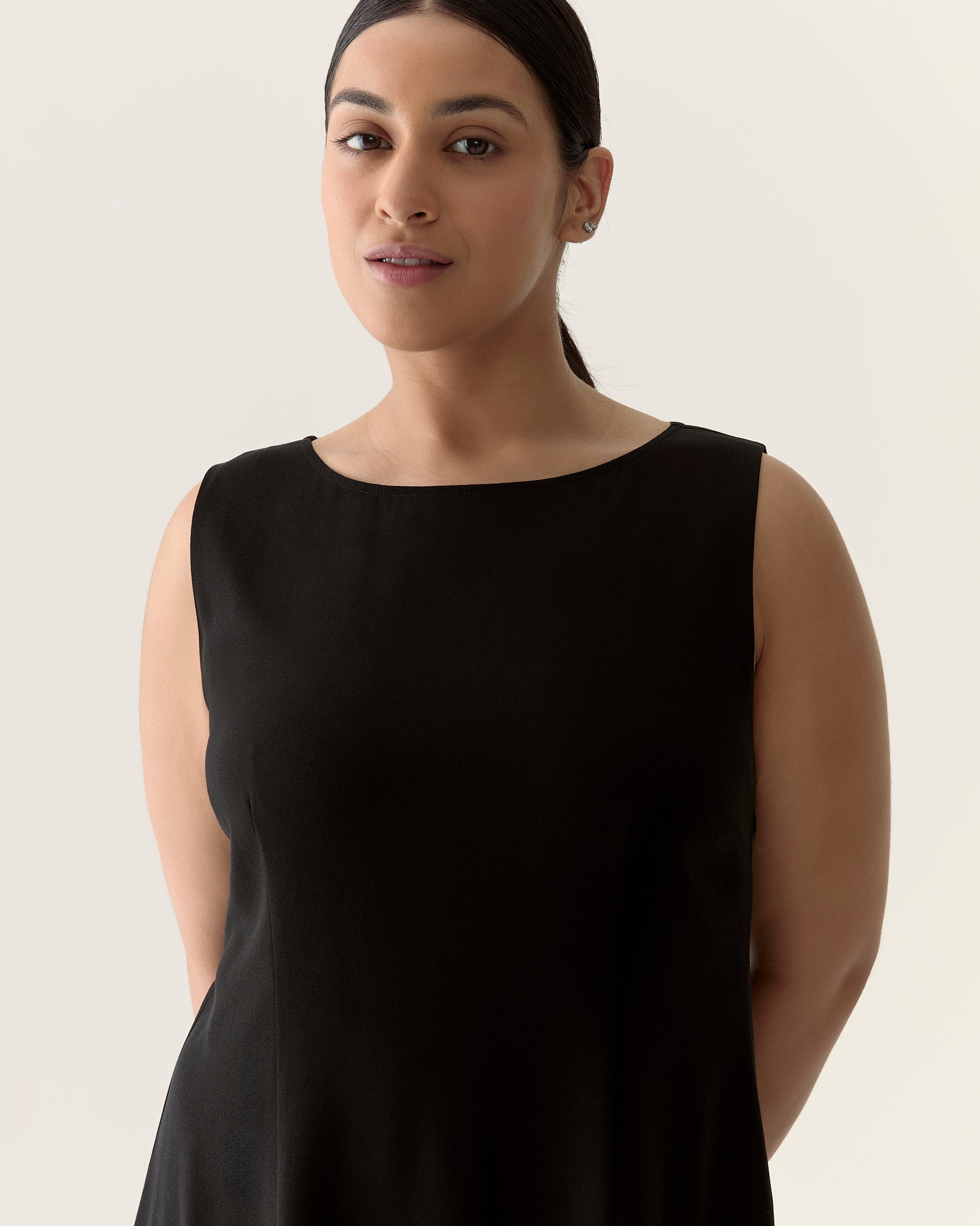 Robe sans manches festonnée - Noir