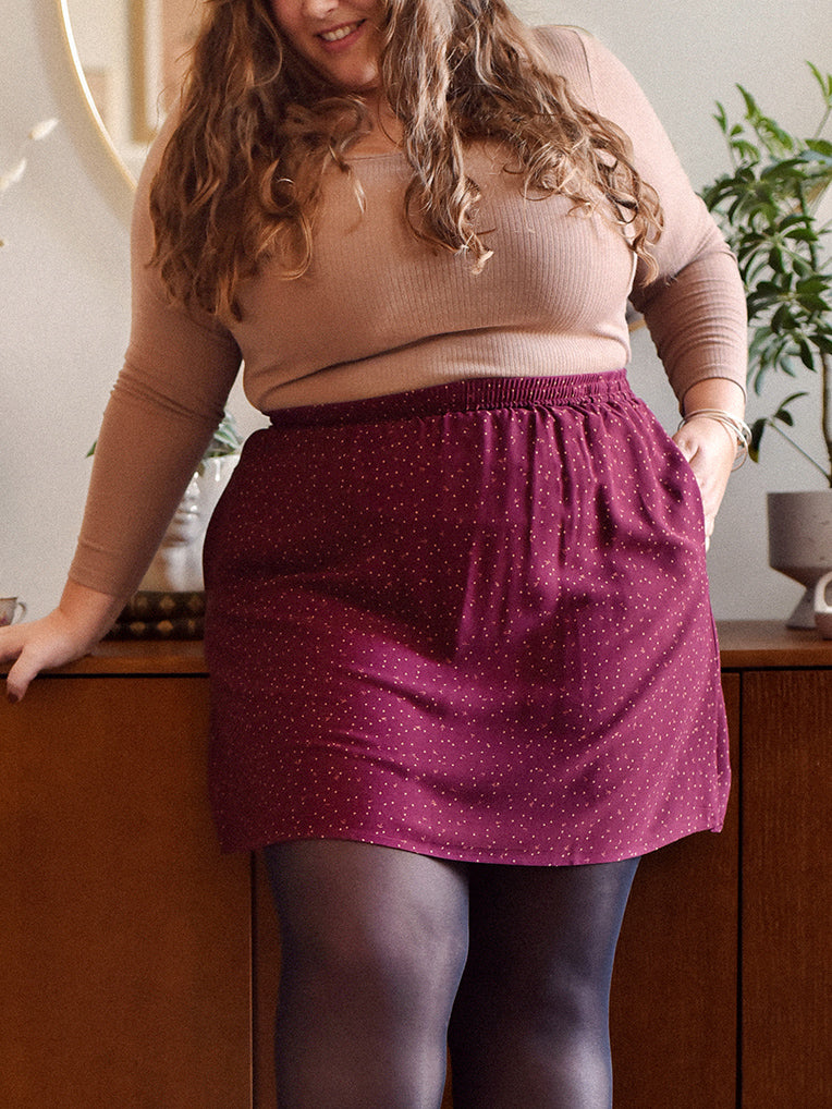Plus size burgundy mini skirt with dots